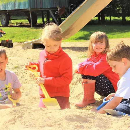 Ferienbauernhof Liesenberg Bauernhauswohnung Landerlebnis * Fehmarn